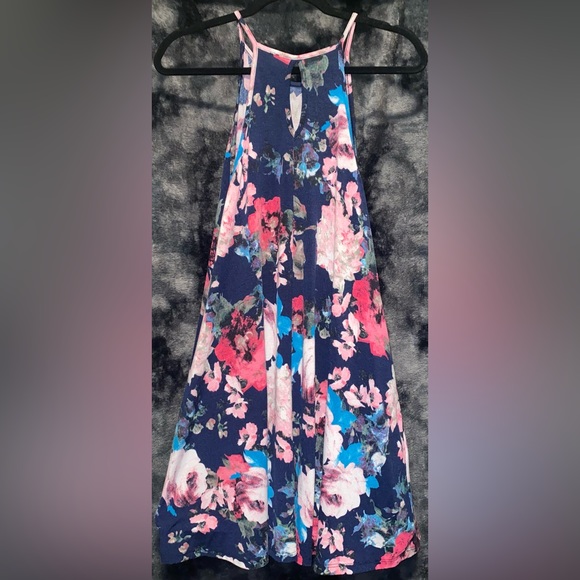 Spring Floral Flowy Dress with Pockets $8 bundle deal - Picture 4 of 4
